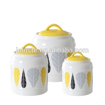Customized hand made painting ceramic cookie jar candy jar storage with yellow lid